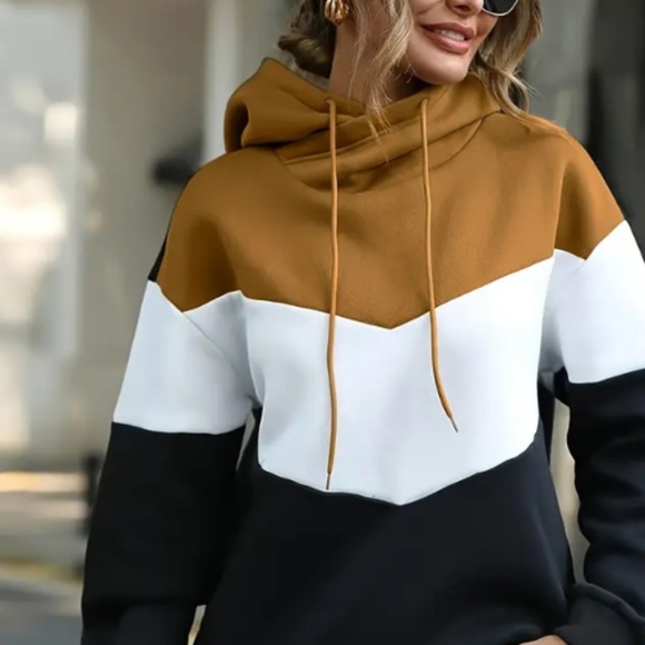 Tops - NWOT Color Block Hoodie